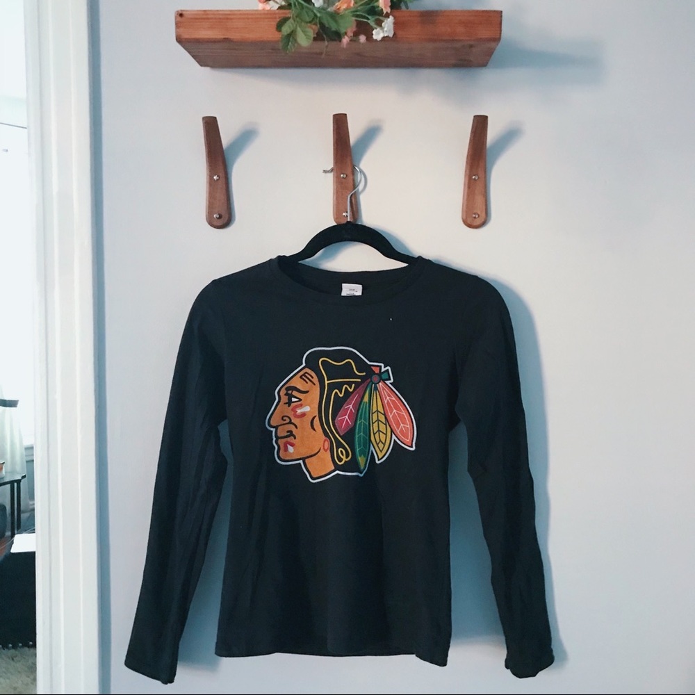 Blackhawks top